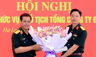 Thông báo các quyết định của Bộ trưởng Quốc phòng về công tác cán bộ