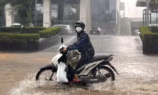 Miền Bắc, miền Trung mưa đến bao giờ?