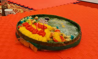 Chuyện về chiếc bánh sinh nhật trên sàn đấu 