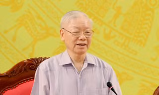 'Phát huy vai trò gương mẫu, đi đầu trong xây dựng, chỉnh đốn Đảng'