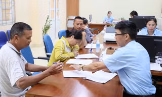 Đề xuất hai phương án trợ cấp cán bộ, công chức dôi dư