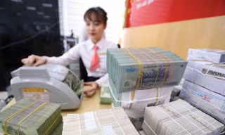 Bức tranh ngân hàng 2023 ngổn ngang còn nhiều cái khó do tài sản suy giảm, nợ xấu tăng, tăng trưởng tín dụng yếu