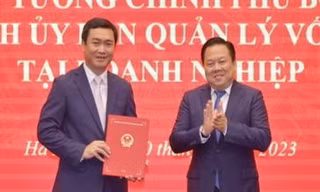 Trao quyết định của Thủ tướng Chính phủ về công tác nhân sự