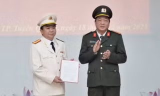 Công bố quyết định của Giám đốc Công an tỉnh Tuyên Quang về công tác cán bộ