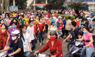 Ngậm ngùi công nhân nhận trợ cấp thôi việc phải đóng thuế 