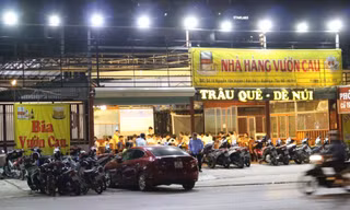 Loạt nhà hàng, quán bia, công trình vi phạm ngang nhiên tồn tại ở quận Tây Hồ