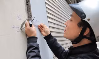 Di dời hộ dân ở sát nhà nghiêng