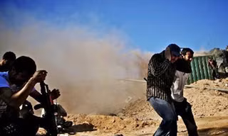 Quân chính phủ Libya tấn công phủ đầu phe nổi dậy