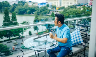 Bằng Kiều thảnh thơi ngắm cảnh Hà Nội