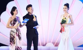 MC Hạnh Phúc 'gỡ rối' cho Tân Hoa hậu Biển