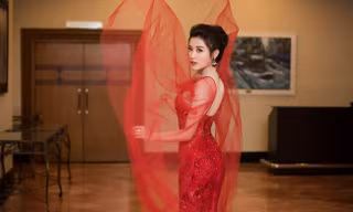 Á hậu Huyền My đẹp như nữ thần với váy xuyên thấu