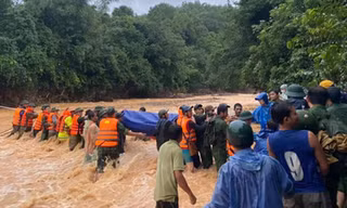 Hình ảnh đưa thi thể Thượng úy Trương Văn Thắng về xuôi để mai táng gây xúc động mạnh - ảnh tư liệu