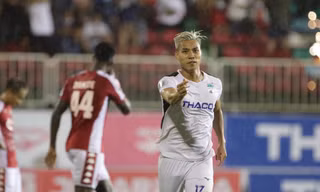 HAGL đánh bại CLB Tp Hồ Chí Minh 5-2 để vào nhóm tranh cúp vô địch V-League 2020 Ảnh: Hữu Phạm 