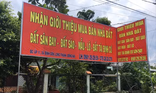 Đến Long Thành thời điểm này, đi đến đâu cũng dễ dàng bắt gặp những tấm biển, tờ rơi rao bán đất, nhận ký gửi nhà đất… 