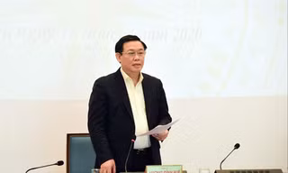Bí thư Thành ủy Hà Nội Vương Đình Huệ kết luận cuộc họp chiều 16/4