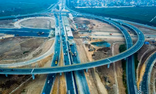 Nhìn gần nút giao 400 tỷ đồng sắp hoàn thiện ở Hà Nội
