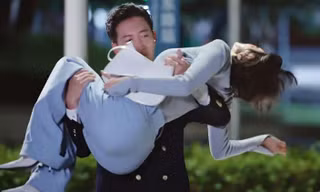 Khán giả trầm trồ với đường cong của Tần Lam