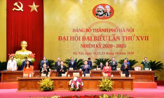 Đoàn chủ tịch ra mắt Đại hội