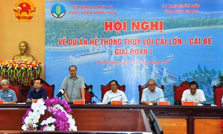 Thứ trưởng Bộ NN&PTNT Hoàng Văn Thắng (đứng) phát biểu. Ảnh: Hòa Hội