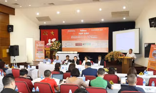 Đại diện nhà tài trợ vàng Ngân hàng NN&PTNT Agribank phát biểu tại cuộc họp báo. ảnh: NHƯ Ý