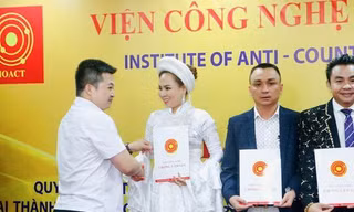 Bà Phạm Nữ Hiền Ngân được trao danh hiệu Nữ hoàng văn hóa Tâm Linh. ảnh: TL