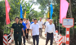 Một cây cầu dân sinh của Tỉnh Đoàn Đồng Nai vừa mới khánh thành, đem lại niềm vui cho người dân địa phương. Ảnh: PV
