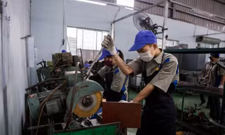 Chuyên gia nhận định, chính sách hỗ trợ DN trong đại dịch COVID-19 chưa đủ mạnh. Ảnh: minh họa 