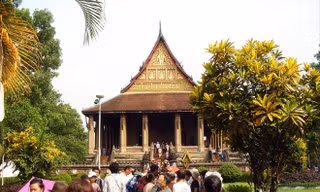 Viếng chùa cổ linh thiêng
