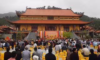 Chùa Ba Vàng