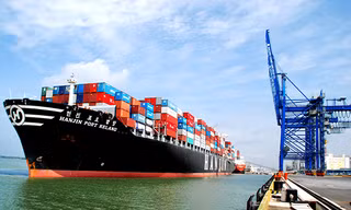 Nếu được chấp thuận đầu tư, cảng biển Trần Đề sẽ đón được tàu tải trọng hàng trăm tấn. Ảnh minh họa 