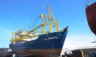 Tàu vỏ thép QNa 94679 của ngư dân Trần Văn Liên nằm bờ 3 năm nay