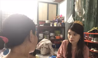 Chị T kể lại sự việc với phóng viên. Ảnh Yến Nhi