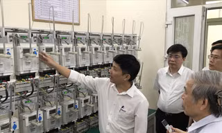 Dự kiến cuối 2020, Bộ Công Thương sẽ hoàn chỉnh biểu giá điện bậc thang mới trình Chính phủ sau khi hoàn tất lấy ý kiến các bộ ngành, chuyên gia, hiệp hội.. Ảnh: Nguyễn Bằng  