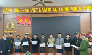 Bắt giữ 7 đối tượng khai thác vàng trái phép ở Lai Châu