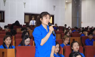 Chủ tịch UBND tỉnh Lai Châu đối thoại với thanh niên 