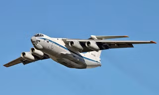 Mang ‘ngựa thồ’ Il-76 của không quân Nga đi ném bom?