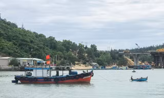 Bình Định: Lật thuyền thúng, 2 cha con bị đuối nước