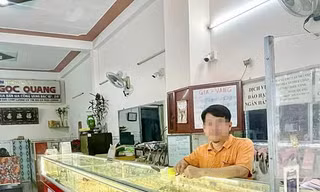 Người phụ nữ suýt ‘sập bẫy’ lừa đảo vì tin gói quà 800 triệu USD từ nước ngoài chuyển về