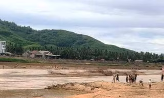 Đi đánh lưới 2 cha con đuối nước thương tâm. Ảnh: V.H