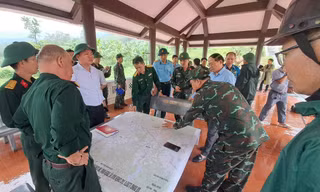 Khen thưởng 7 tập thể, 13 cá nhân tham gia cứu nạn 2 phi công vụ rơi máy bay Yak-130