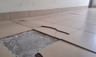 Nền nhà chung cư ở Bình Định nứt toác, cư dân hốt hoảng tháo chạy