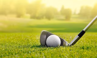 Hai quan chức ở Bình Định đi đánh golf tiếp xúc với F0 hoàn thành cách ly y tế tập trung. Ảnh minh họa