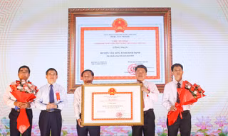 Phó Thủ tướng Hồ Đức Phớc dự lễ công bố huyện Tây Sơn đạt chuẩn nông thôn mới