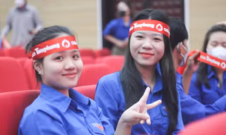 Tuổi trẻ đất võ Bình Định nô nức xếp hàng hiến máu ở Chủ Nhật Đỏ
