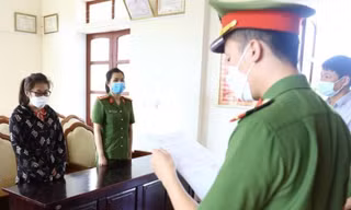 Thua tiền ảo, nữ nhân viên ngân hàng lừa đảo gần 3 tỷ đồng
