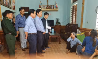 Tàu hàng va chạm tàu cá, 3 người mất tích ở biển