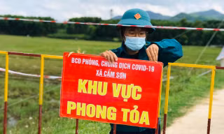 Nhiều huyện, thị ở Nghệ An áp dụng Chỉ thị 19; thôn cuối cùng ở Hà Tĩnh dỡ chốt phong toả