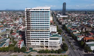 Loạt dự án trên ‘đất vàng’ dở dang, hoang tàn ở trung tâm TP Hà Tĩnh 