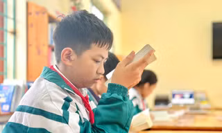 Cậu học trò khiếm thị lan toả niềm đam mê đọc sách