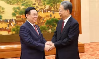 Chủ tịch Quốc hội Vương Đình Huệ hội đàm với Chủ tịch Quốc hội Trung Quốc